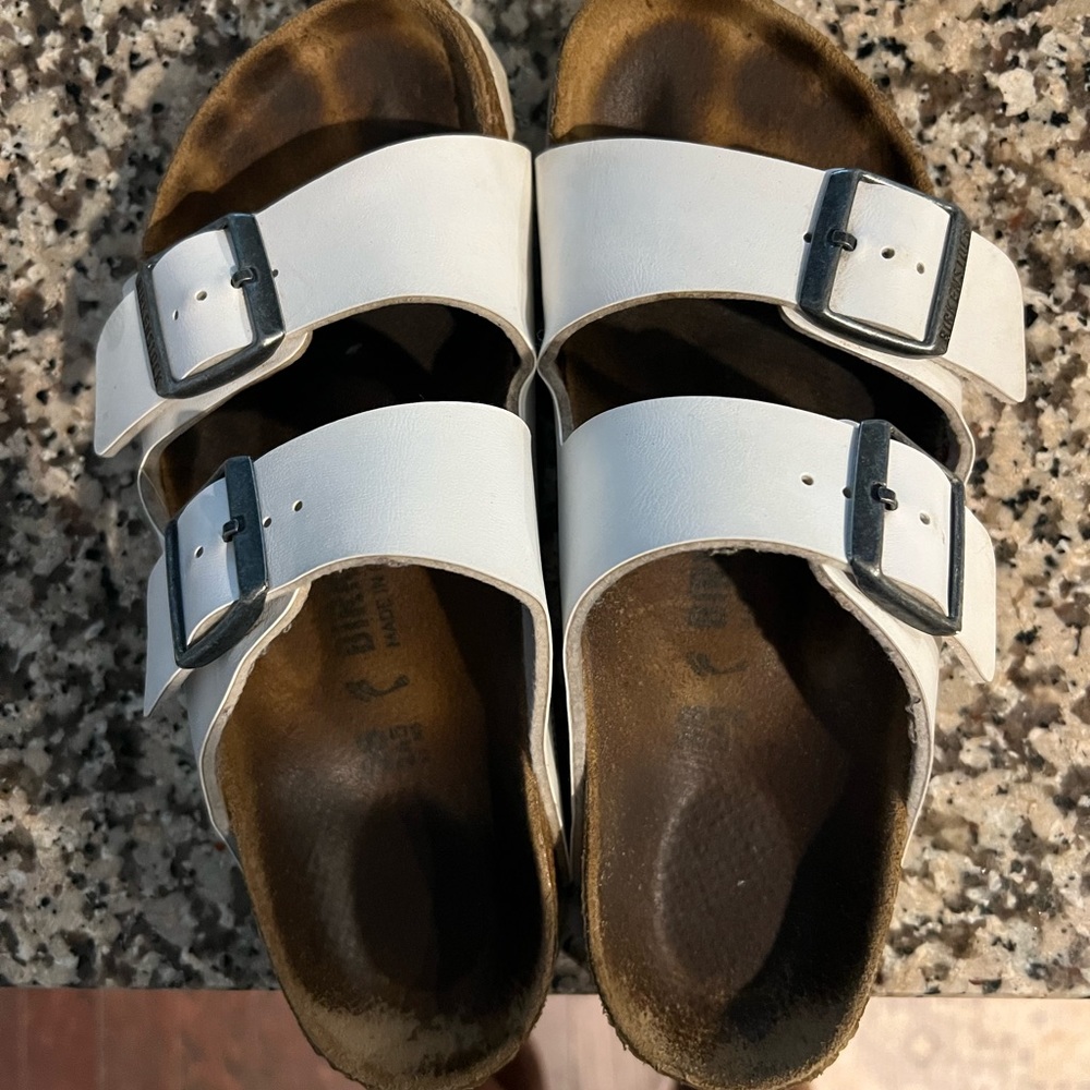 Ladies Arizona Birkenstocks. size 7.5/38